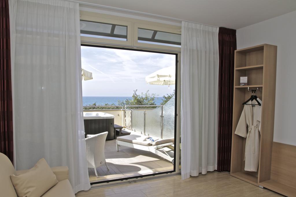 Hotel I Ginepri Marina di Castagneto Carducci Oda fotoğraf